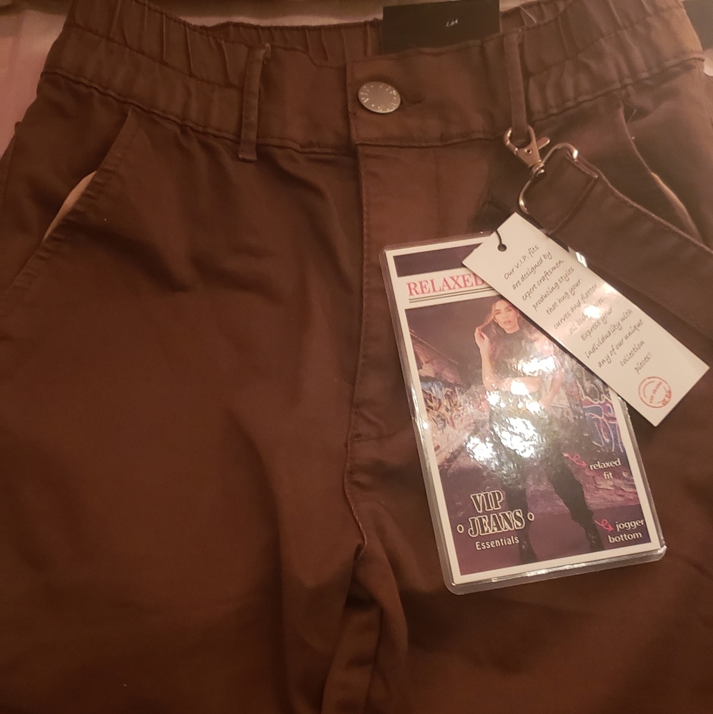 **NEW** Cute Brown Cargo Pants
